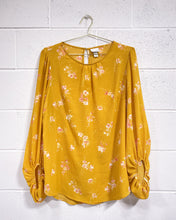 Load image into Gallery viewer, Gold Ava &amp; Viv Blouse - As Found (1X)
