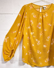 Load image into Gallery viewer, Gold Ava &amp; Viv Blouse - As Found (1X)
