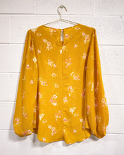 Load image into Gallery viewer, Gold Ava &amp; Viv Blouse - As Found (1X)
