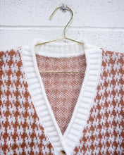 Load image into Gallery viewer, Caramel and Cream Cardigan (XL)
