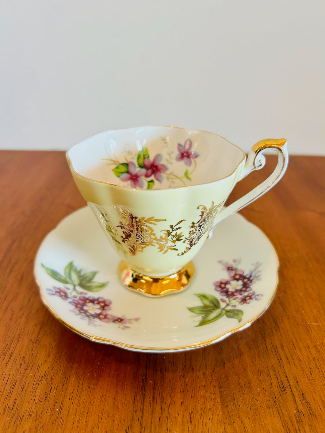 Fine Bone China Tea set Cup with Gold Footing