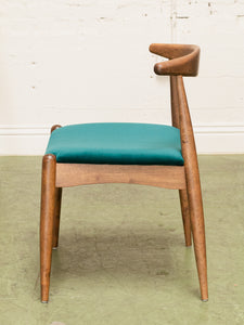 Scandinavian Dining Chair in Teal Velvet