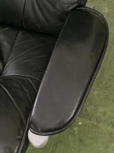 Leather Lounge Chair and Ottoman