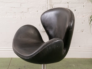 Swan Chair on Wheels