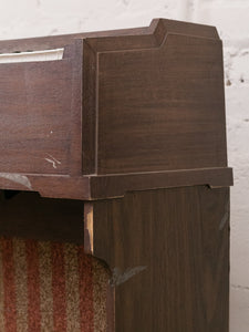 Vintage Piano by Magnus