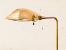 Load image into Gallery viewer, Gold Vintage Shell Lamp
