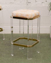 Load image into Gallery viewer, Lucite Vintage Counter Stools
