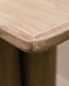 Chunky Leg Console