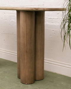 Chunky Leg Console