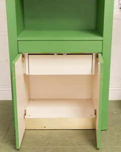 Kelly Green 1970’s Shelf Vintage