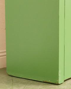 Kelly Green 1970’s Shelf Vintage