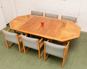 Burl Walnut Dining Table 2 Leaves