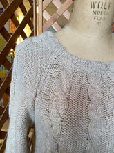 Load image into Gallery viewer, Cream Colored Sweater (PM)
