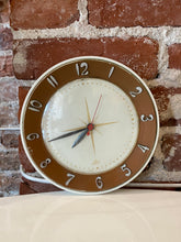 Load image into Gallery viewer, Vintage Lux Plugin Wall Clock
