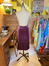 Load image into Gallery viewer, Adidas Plum Colored Velour Skirt (M)
