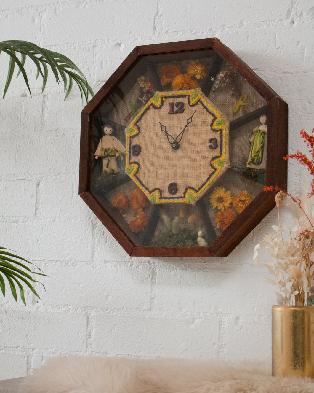 Boho 1970’s Dried Flower Clock