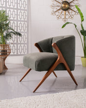 Load image into Gallery viewer, Park Avenue Chair in Pesto
