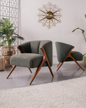 Load image into Gallery viewer, Park Avenue Chair in Pesto
